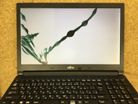 富士通 LIFEBOOK A574 液晶割れ